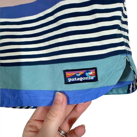 Patagonia Women's Wavefarer Boardshorts - 5" in Fitz Stripe Small: Float Blue - Picture 3 of 9